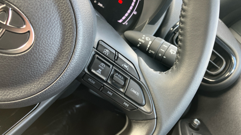 Toyota Yaris Cross 1.5 Hybrid Design 5dr CVT Hybrid Estate